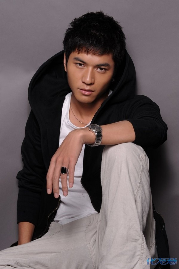 80 <em>90后男生发型</em>参考|美颜修身-化龙巷