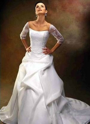 新娘穿的婚纱_新娘婚纱图片