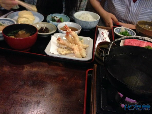 最近在大阪吃得一顿河豚饭:在日本吃饭整个过