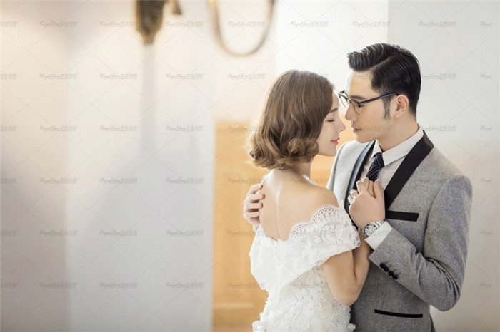 什么样的情侣才能结婚 1808_990414_05c39f6696966107.jpg