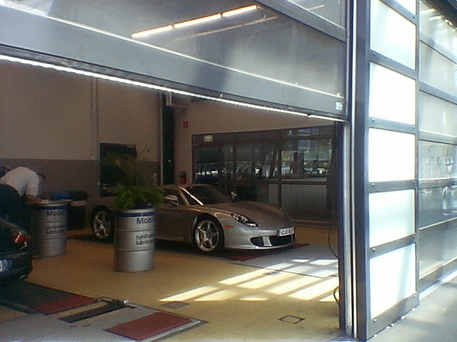 自拍 斯图加特 保时捷展示厅(更新 添加F1赛车