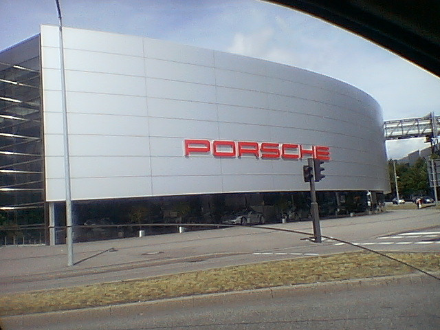 自拍 斯图加特 保时捷展示厅(更新 添加F1赛车