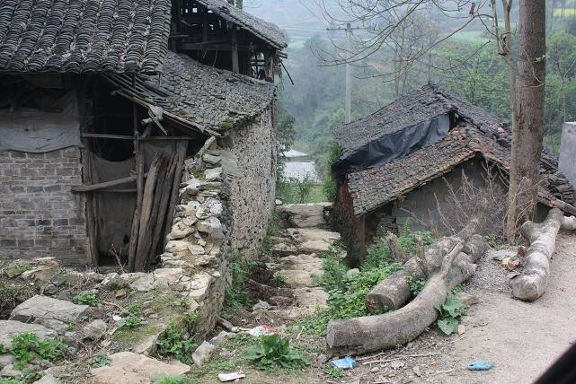 一对一资助贫困学生 已资助550余名贫困学生