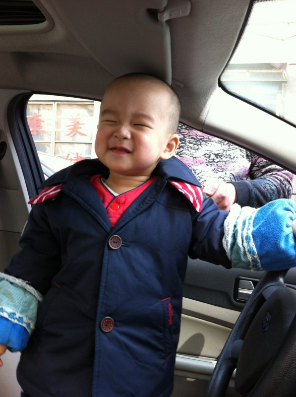 丞宝好久没来了,晒晒1岁半生活照!小样,越看越