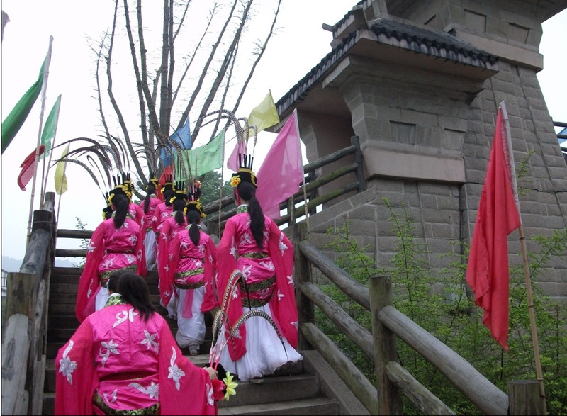 突遇一群三国<em>时期</em>的镁铝,<em>姑娘</em>,<em>qq号</em>是多少?|龙