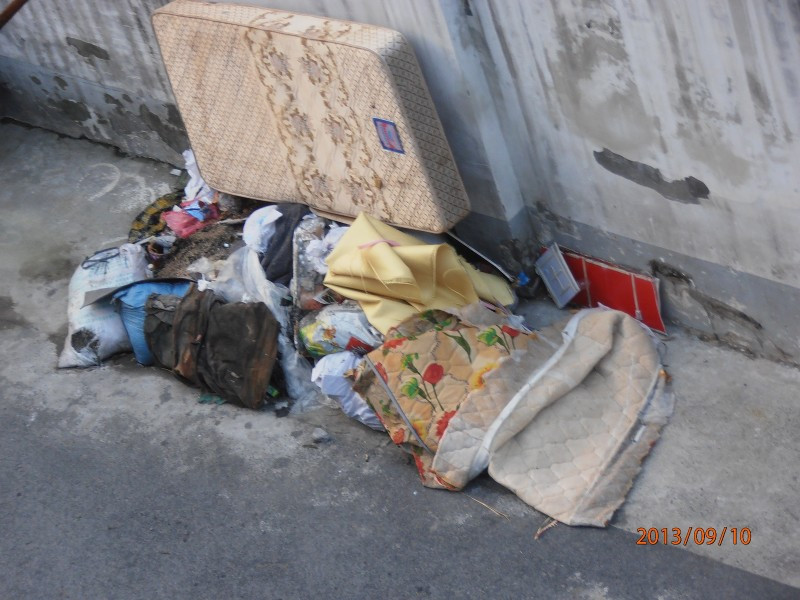 大火弄内一个垃圾堆何日能清理?大概是文明城