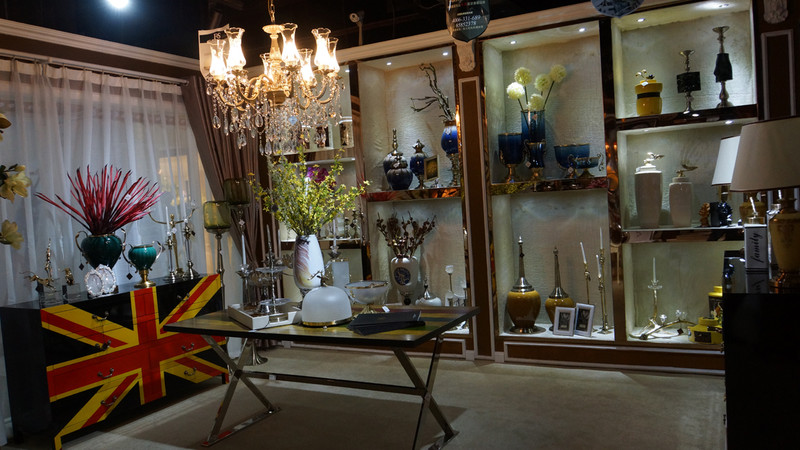 橱柜是叫木工打好呢,还是到橱柜店定做好?要价