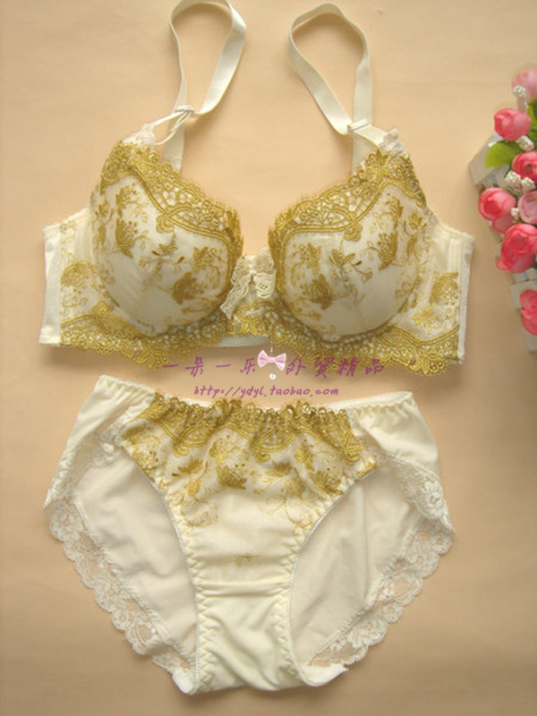 精致薄杯刺绣口外贸尾单<em>文胸</em>套装45-<em>50</em>元<em>一套</em>