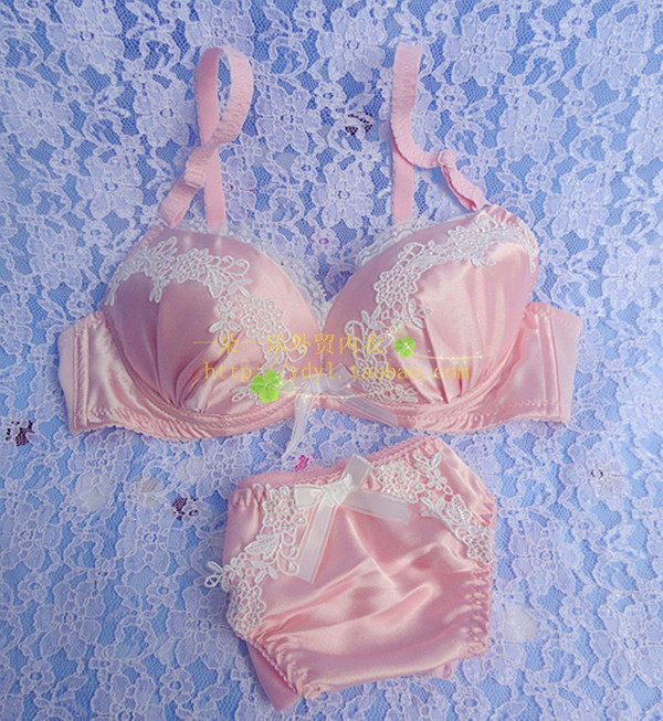 精致薄杯刺绣口外贸尾单<em>文胸</em>套装45-<em>50</em>元<em>一套</em>