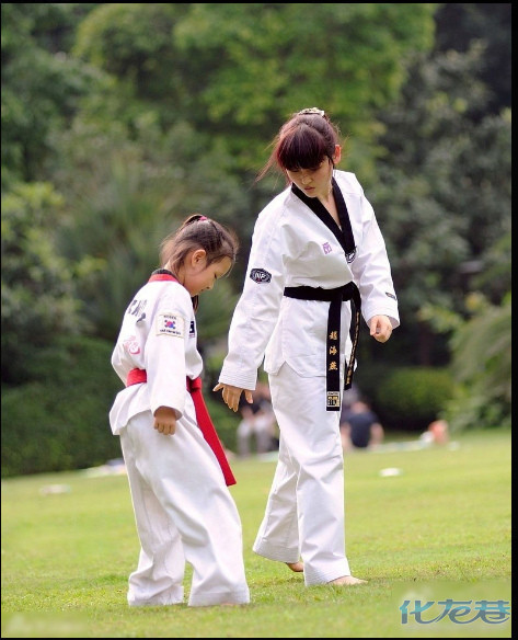 计划生育<em>女孩</em>几岁<em>生孩子</em>!辣妈大赛90后妈妈登