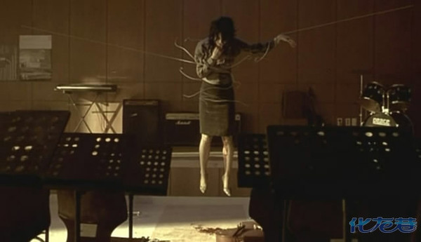 【甜甜图解韩国恐怖片《<em>女高怪谈4</em>:声音》】讲