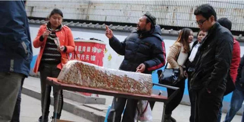 太贵吃不起?新疆切糕制作秘法曝光|宏佳华装璜