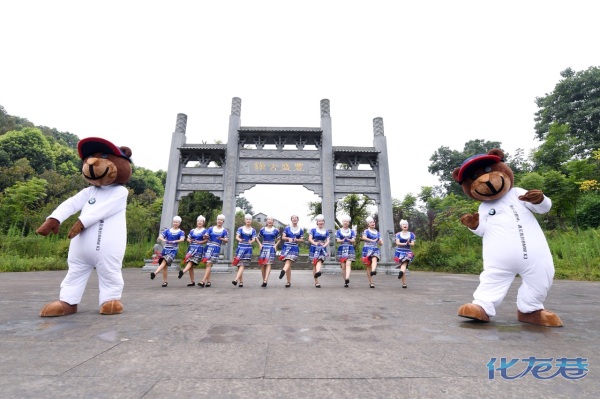 化龙巷网友武隆天坑图文直播全新BMW X3全国