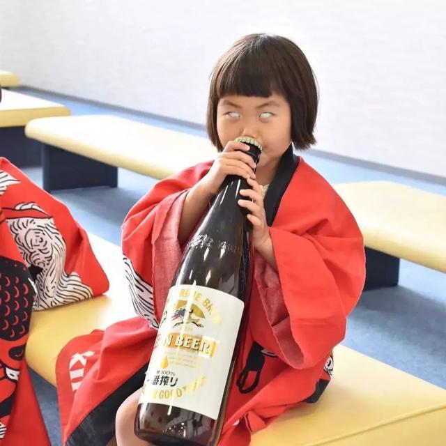 她因狂晒女儿的"丑照"走红!网友:是亲妈吗?