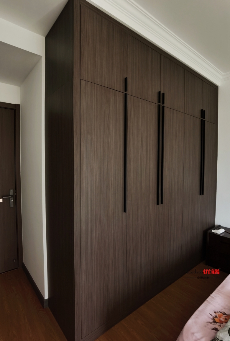 小二家居全屋定制大名北苑现代简约实木多层板柜体进口双饰面门板